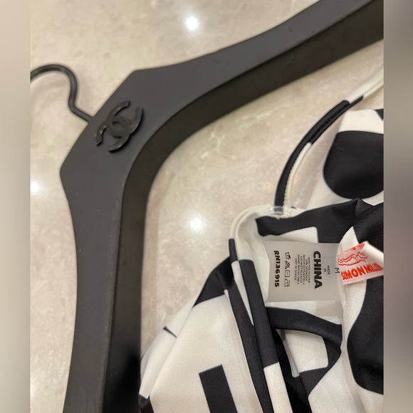 NEW Simon Miller Linkky One Piece Women’s In White Logo Scramble Size M - Picture 11 of 12